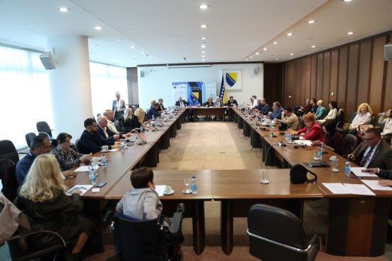 U Parlamentarnoj skupštini BiH održan Okrugli sto o trenutnom položaju osoba s invaliditetom i obavezama države po Konvenciji UN-a o pravima osoba s invaliditetom 